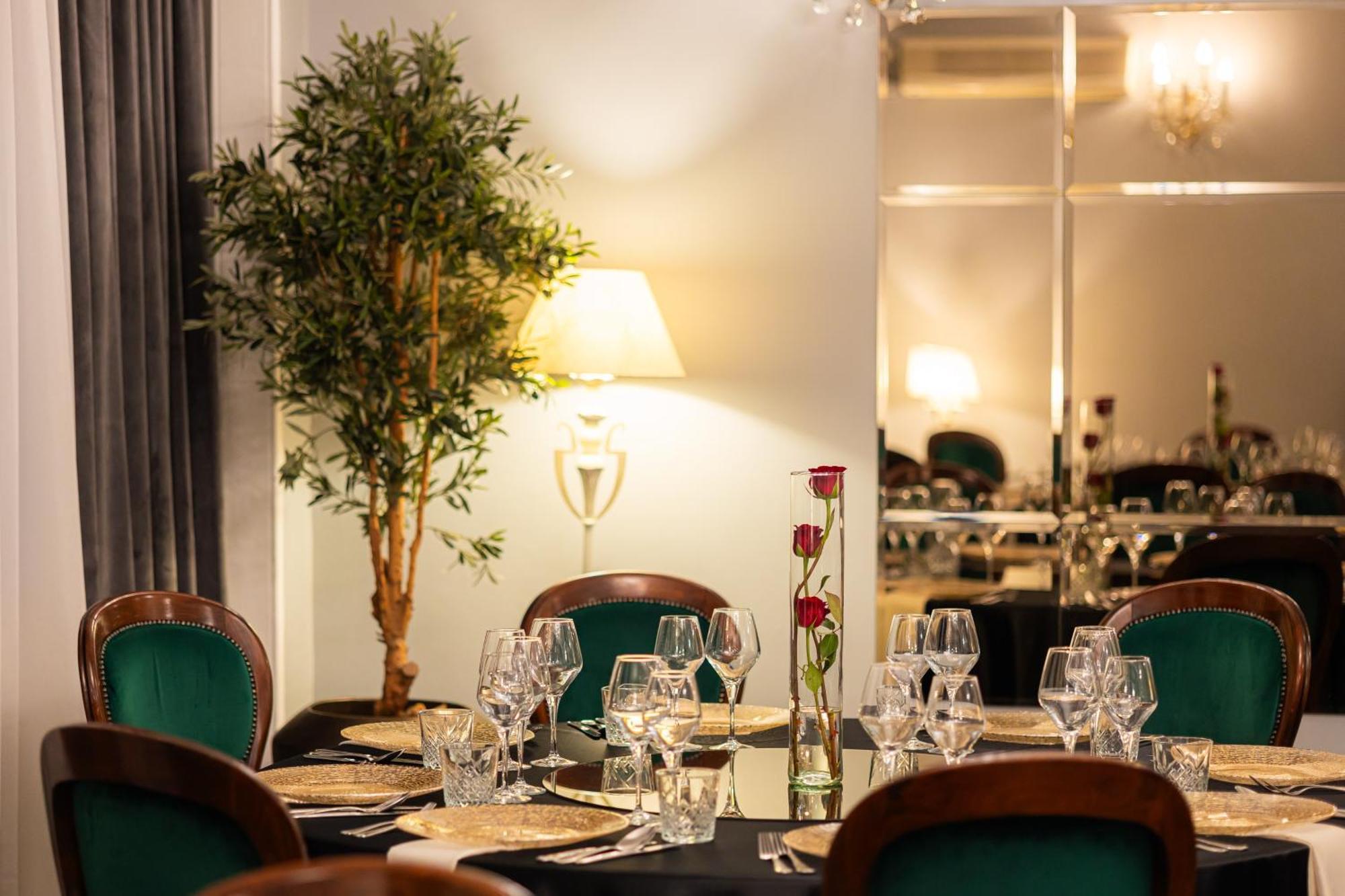 Hotel Brilliant Meses Zalau Bagian luar foto