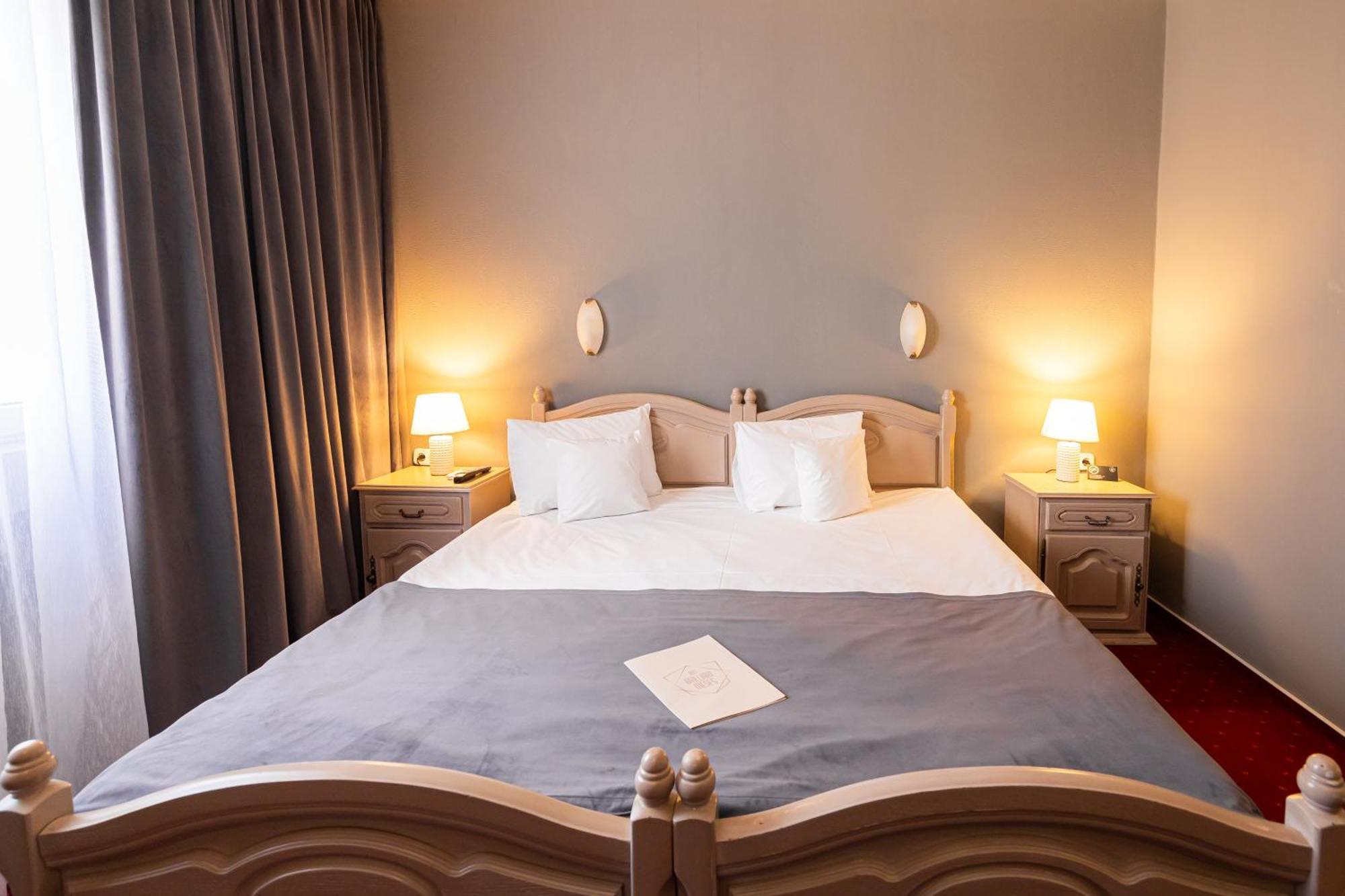 Hotel Brilliant Meses Zalau Bagian luar foto
